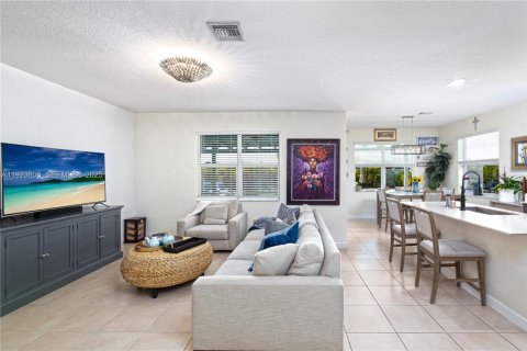 Купить виллу или дом в Порт-Сент-Луси, Флорида 4 спальни, 211.35м2, № 1988461 - фото 9