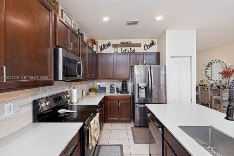 Купить виллу или дом в Порт-Сент-Луси, Флорида 4 спальни, 211.35м2, № 1988461 - фото 18