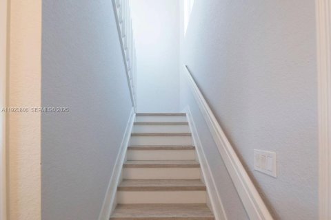 Купить виллу или дом в Порт-Сент-Луси, Флорида 4 спальни, 211.35м2, № 1988461 - фото 27