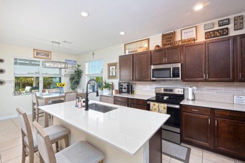 Купить виллу или дом в Порт-Сент-Луси, Флорида 4 спальни, 211.35м2, № 1988461 - фото 15