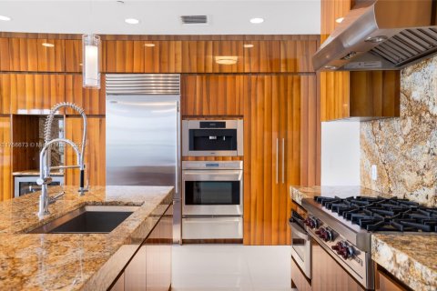 Condo in Bal Harbour, Florida, 2 bedrooms  № 1860509 - photo 29
