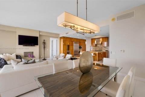 Condo in Bal Harbour, Florida, 2 bedrooms  № 1860509 - photo 5