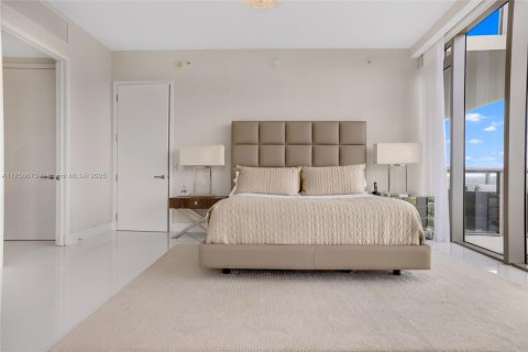 Condo in Bal Harbour, Florida, 2 bedrooms  № 1860509 - photo 17