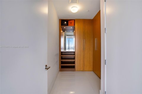 Condo in Bal Harbour, Florida, 2 bedrooms  № 1860509 - photo 24