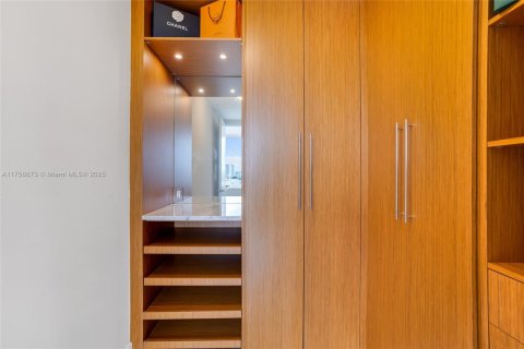 Condo in Bal Harbour, Florida, 2 bedrooms  № 1860509 - photo 25