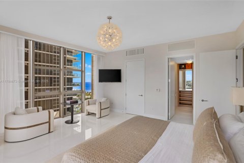 Condo in Bal Harbour, Florida, 2 bedrooms  № 1860509 - photo 27