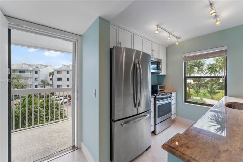 Снять в аренду кондоминиум в Хатчинсон-Айленд-Саут, Флорида 1 спальня, 68.75м2, № 2006084 - фото 9