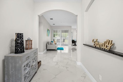 Villa ou maison à Port St. Lucie, Floride 4 chambres, 235.6 m2 № 2241420
