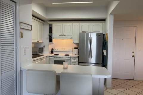 Copropriété à louer à Miami, Floride: 2 chambres, 76.92 m2 № 1839605 - photo 5