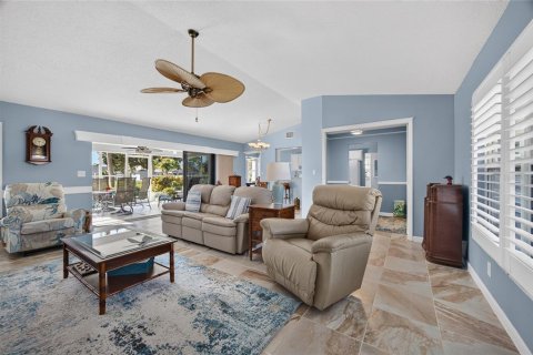 House in Port Charlotte, Florida 3 bedrooms, 146.69 sq.m. № 2258267 - photo 10