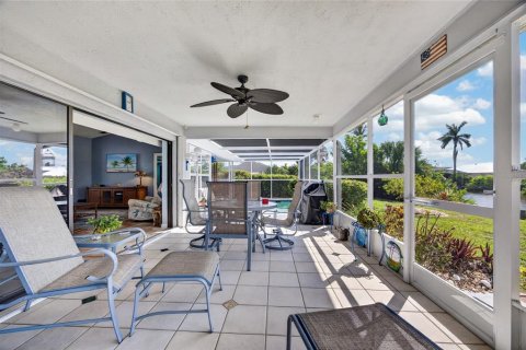 House in Port Charlotte, Florida 3 bedrooms, 146.69 sq.m. № 2258267 - photo 25
