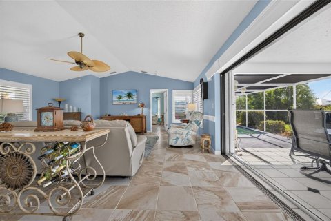 House in Port Charlotte, Florida 3 bedrooms, 146.69 sq.m. № 2258267 - photo 11