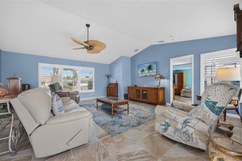 House in Port Charlotte, Florida 3 bedrooms, 146.69 sq.m. № 2258267 - photo 9