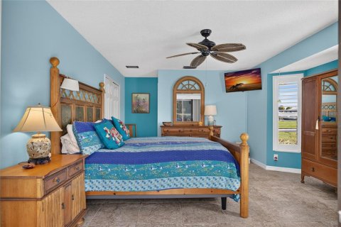 House in Port Charlotte, Florida 3 bedrooms, 146.69 sq.m. № 2258267 - photo 19