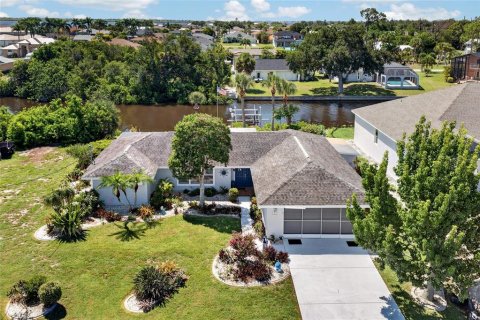 House in Port Charlotte, Florida 3 bedrooms, 146.69 sq.m. № 2258267 - photo 29