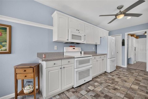 House in Port Charlotte, Florida 3 bedrooms, 146.69 sq.m. № 2258267 - photo 15