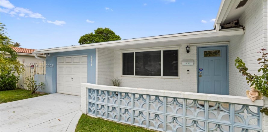 Casa en Hollywood, Florida 4 dormitorios, 234.11 m2 № 1818570