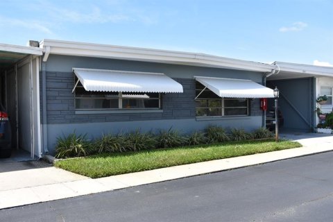 Villa ou maison à vendre à Largo, Floride: 2 chambres, 79.71 m2 № 1918534 - photo 2