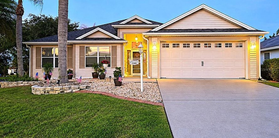 Villa ou maison à The Villages, Floride 3 chambres, 159.33 m2 № 2400957