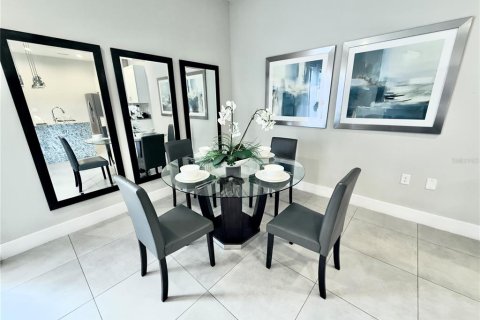 Townhouse in Kissimmee, Florida 5 bedrooms, 201.51 sq.m. № 2143166 - photo 15