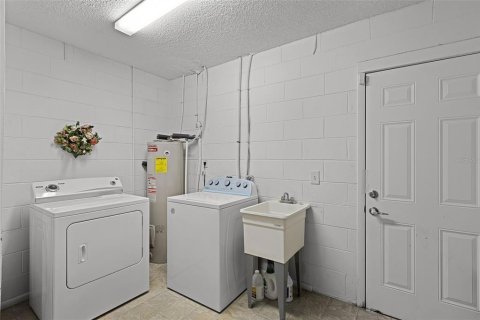 House in Longwood, Florida 3 bedrooms, 132.48 sq.m. № 1884314 - photo 28