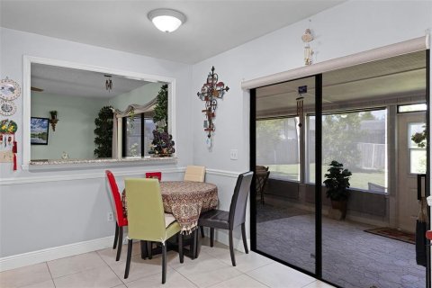 House in Longwood, Florida 3 bedrooms, 132.48 sq.m. № 1884314 - photo 15
