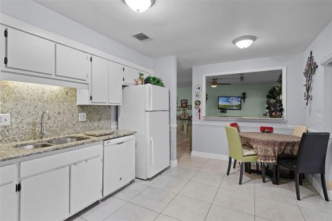 House in Longwood, Florida 3 bedrooms, 132.48 sq.m. № 1884314 - photo 13