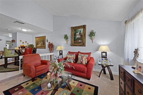 House in Longwood, Florida 3 bedrooms, 132.48 sq.m. № 1884314 - photo 12