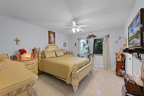 House in Longwood, Florida 3 bedrooms, 132.48 sq.m. № 1884314 - photo 16