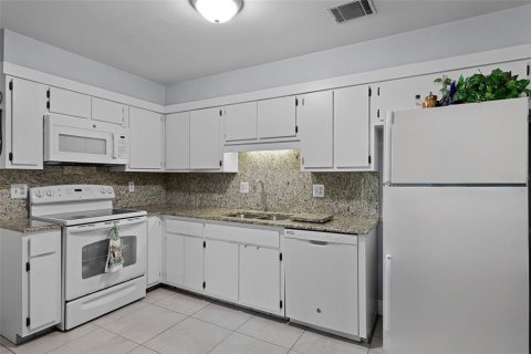 House in Longwood, Florida 3 bedrooms, 132.48 sq.m. № 1884314 - photo 14