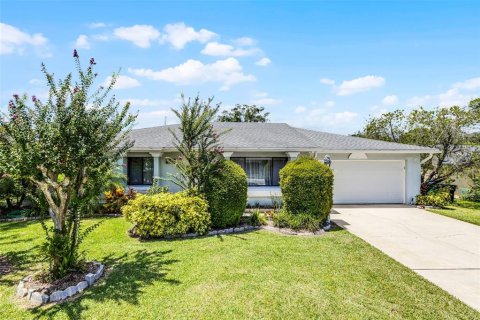 House in Longwood, Florida 3 bedrooms, 132.48 sq.m. № 1884314 - photo 1