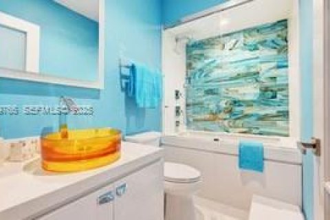 Copropriété à vendre à Hallandale Beach, Floride: 2 chambres, 132.11 m2 № 2019149 - photo 25