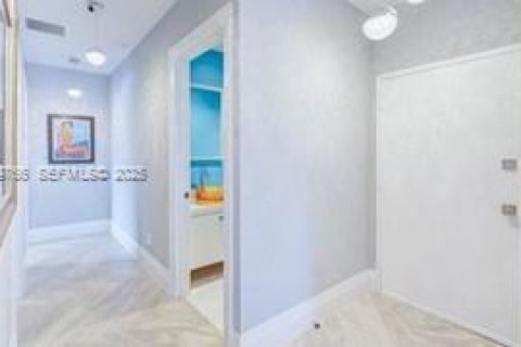 Copropriété à vendre à Hallandale Beach, Floride: 2 chambres, 132.11 m2 № 2019149 - photo 24