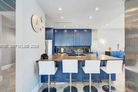 Copropriété à vendre à Hallandale Beach, Floride: 2 chambres, 132.11 m2 № 2019149 - photo 10