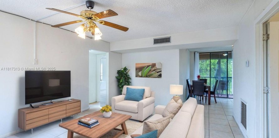 Condominio en Miami, Florida, 3 dormitorios № 1772523