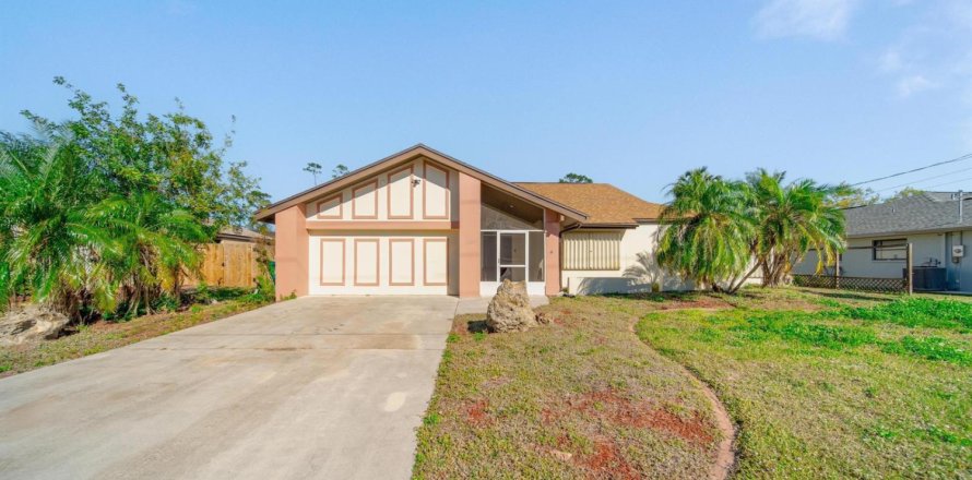 Casa en Port Charlotte, Florida 3 dormitorios, 160.91 m2 № 2251687