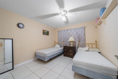 Casa en venta en Port Charlotte, Florida, 3 dormitorios, 160.91 m2 № 2251687 - foto 18