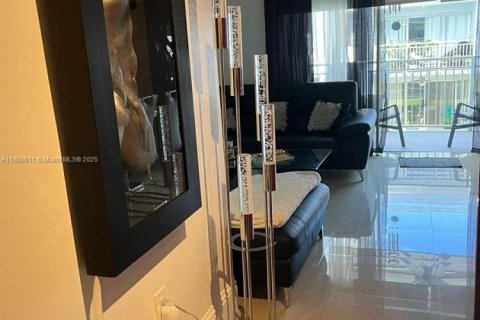 Condominio en venta en Miami, Florida, 1 dormitorio, 104.52 m2 № 1942643 - foto 6
