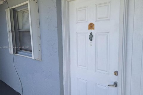Condominio en venta en Miami, Florida, 1 dormitorio, 104.52 m2 № 1942643 - foto 2