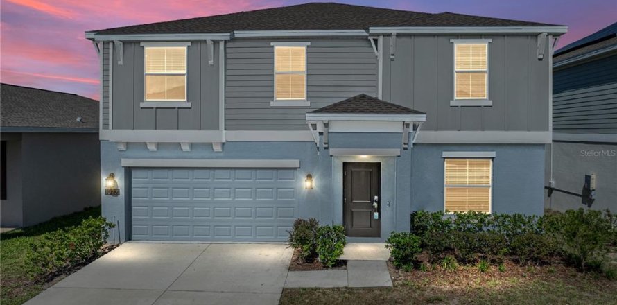 House in Davenport, Florida 4 bedrooms, 247.58 sq.m. № 1906034