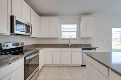 House in Davenport, Florida 4 bedrooms, 247.58 sq.m. № 1906034 - photo 10