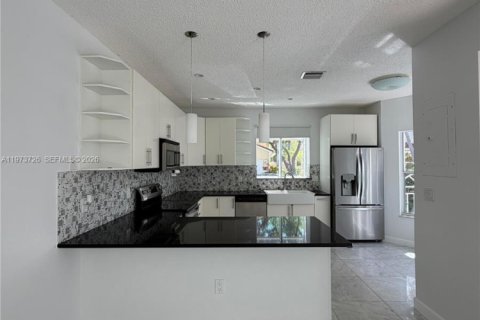 Condominio en alquiler en Hollywood, Florida, 3 dormitorios, 149.02 m2 № 2033442 - foto 6