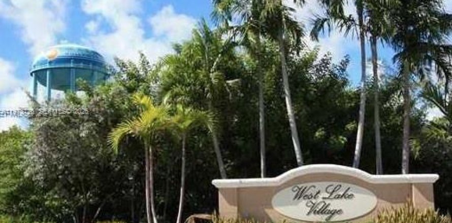 Condominio en Hollywood, Florida, 3 dormitorios  № 2033442