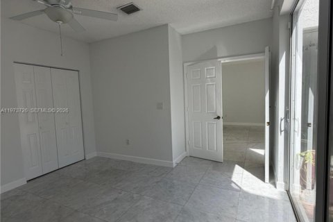Condominio en alquiler en Hollywood, Florida, 3 dormitorios, 149.02 m2 № 2033442 - foto 9