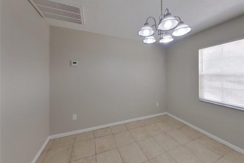 House in Seffner, Florida 3 bedrooms, 120.4 sq.m. № 1911078 - photo 4