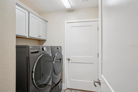 Casa en venta en The Villages, Florida, 3 dormitorios, 180.6 m2 № 1911741 - foto 25