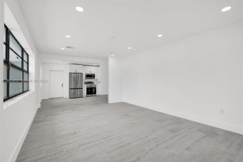 House in North Miami Beach, Florida 3 bedrooms, 117.43 sq.m. № 2400598 - photo 14