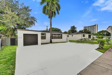 House in North Miami Beach, Florida 3 bedrooms, 117.43 sq.m. № 2400598 - photo 4