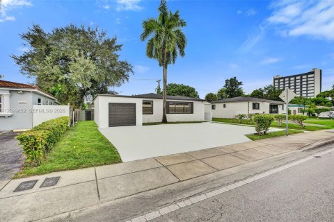 House in North Miami Beach, Florida 3 bedrooms, 117.43 sq.m. № 2400598 - photo 3