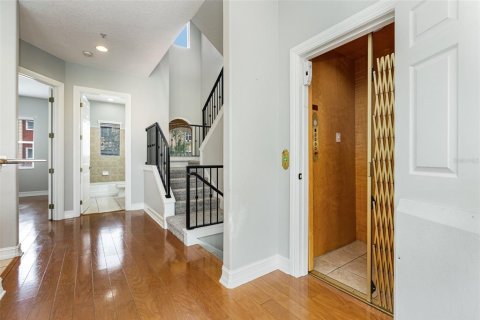 Touwnhouse à vendre à Palmetto, Floride: 4 chambres, 264.59 m2 № 2436763 - photo 4